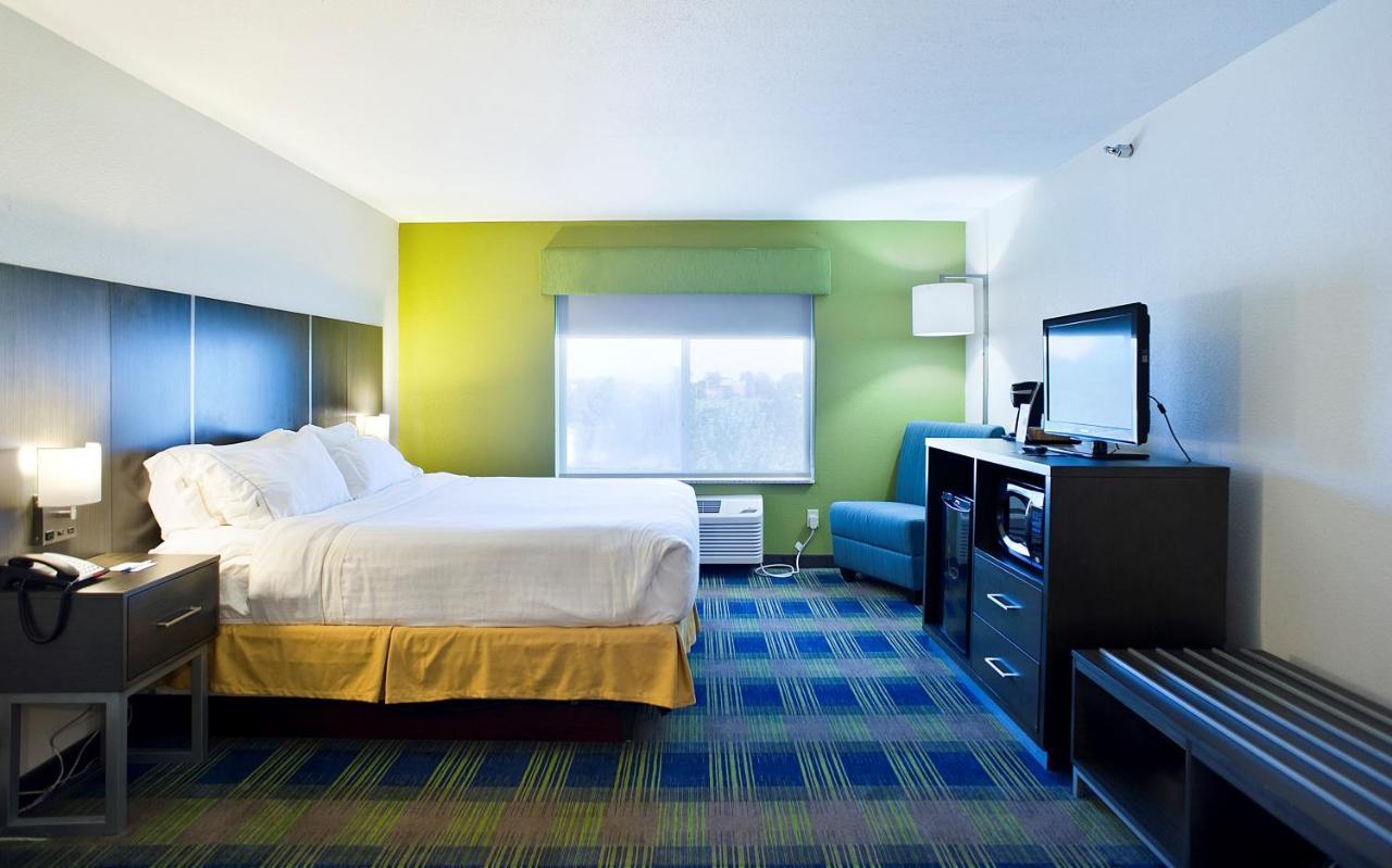 Holiday Inn Express & Suites Vermillion, An Ihg Hotel Exterior foto